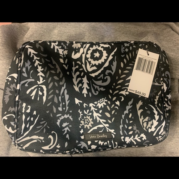 Vera Bradley Handbags - Vera Bradley New Makeup Bag
